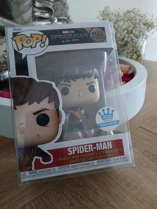 🔥NIB Funko Pop MARVEL Spider-Man NO WAY HOME #1169 & FREE PROTECTOR - Picture 11 of 12